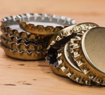 /selber-machen/bastelprojekte/kronkorken-selbst-gravieren.html